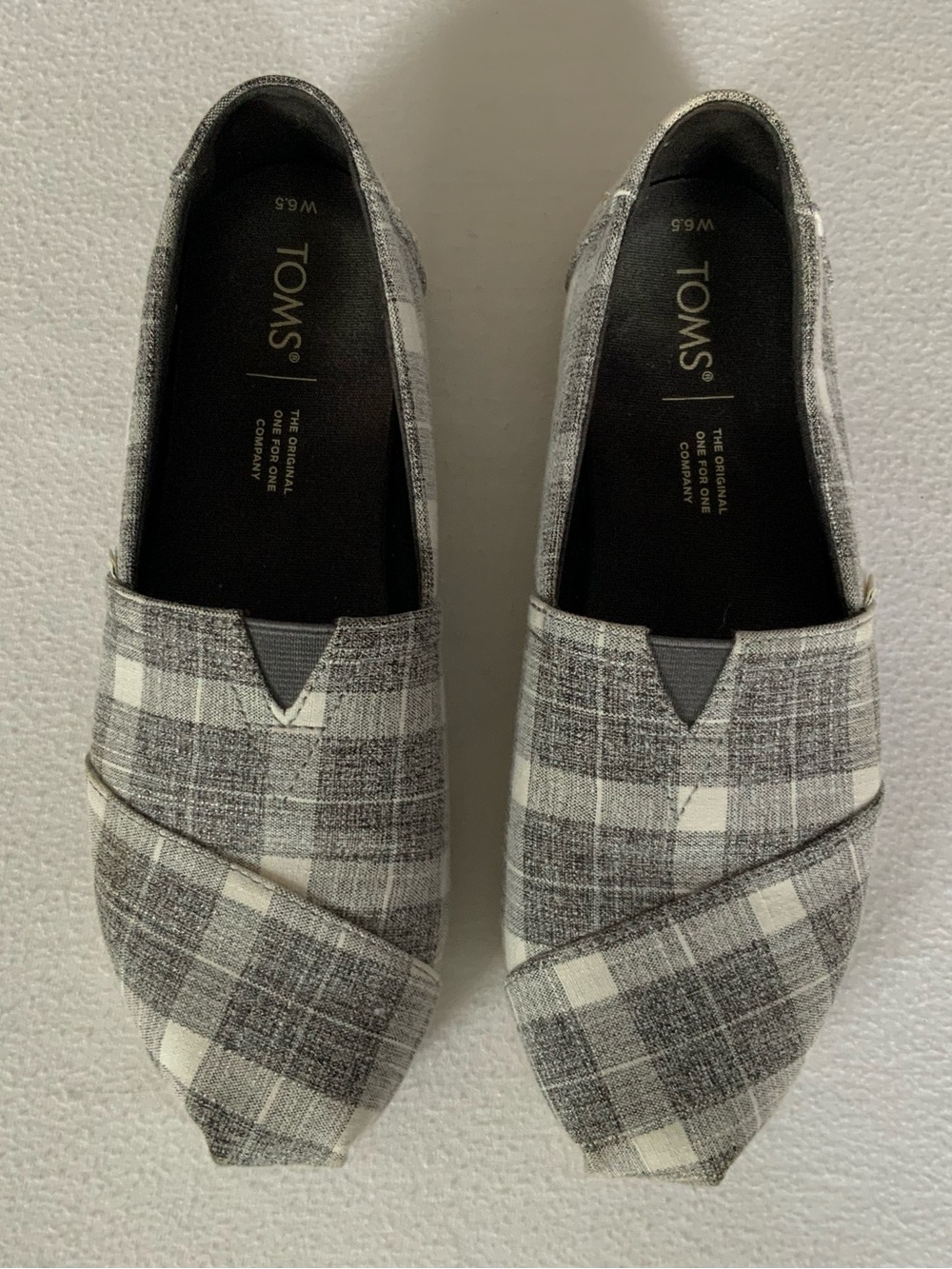 TOMS Gray Plaid Slip-On Shoes Daisy Embroidered Heel Size 6.5